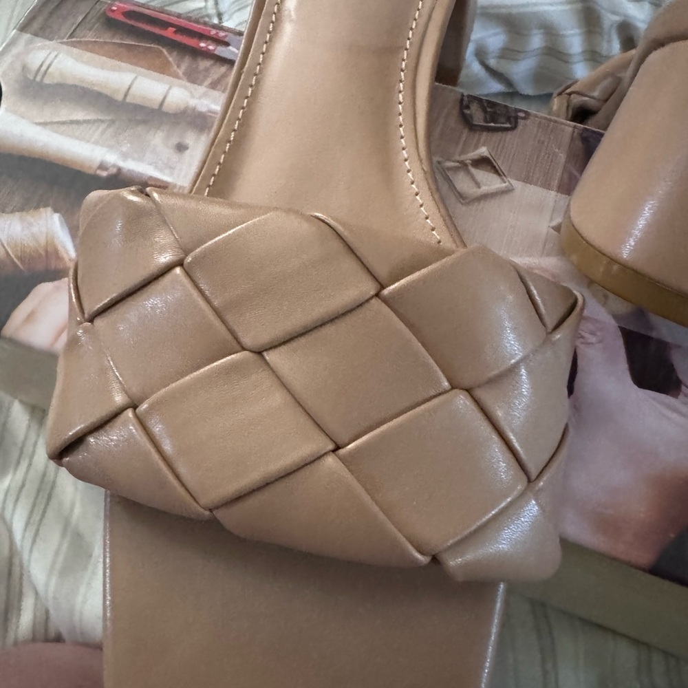 Ion tie heeled sanadles size 7